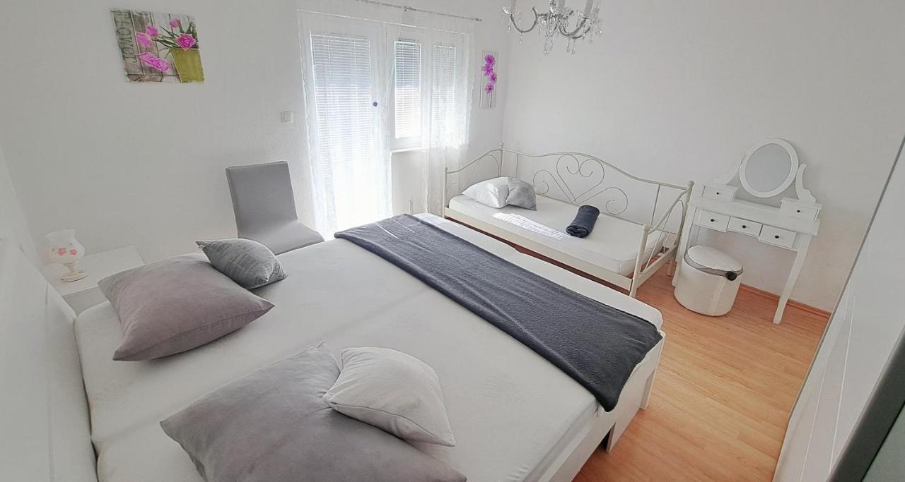 Maria Apartments Kaštela 外观 照片